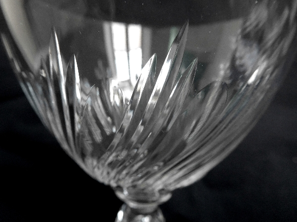 Verre à vin ou verre à porto en cristal de Baccarat, modèle à torsades taille 8659 - 10,5cm