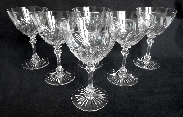 Verre à vin ou verre à porto en cristal de Baccarat, modèle à torsades taille 8659 - 10,5cm