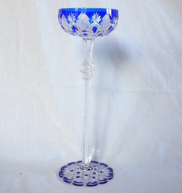 Coupe à champagne en cristal de Baccarat, modèle Tsar, cristal overlay bleu cobalt - 22cm