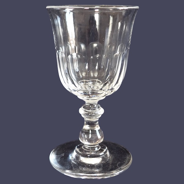 Verre à vin ou verre à porto en cristal de Baccarat forme tulipe à pans coupés - 10,6cm