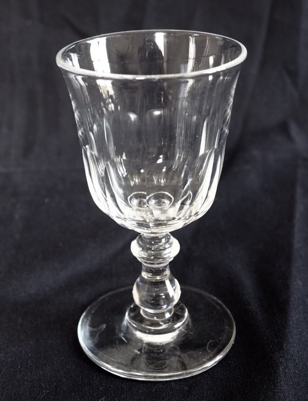 Verre à vin en cristal de Baccarat forme tulipe à pans coupés - 11,6cm