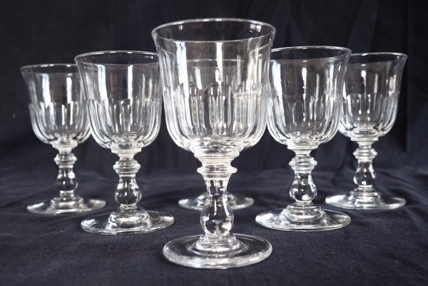 Verre à vin en cristal de Baccarat forme tulipe à pans coupés - 11,6cm