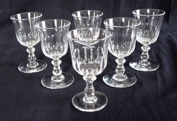 Verre à vin en cristal de Baccarat forme tulipe à pans coupés - 11,6cm