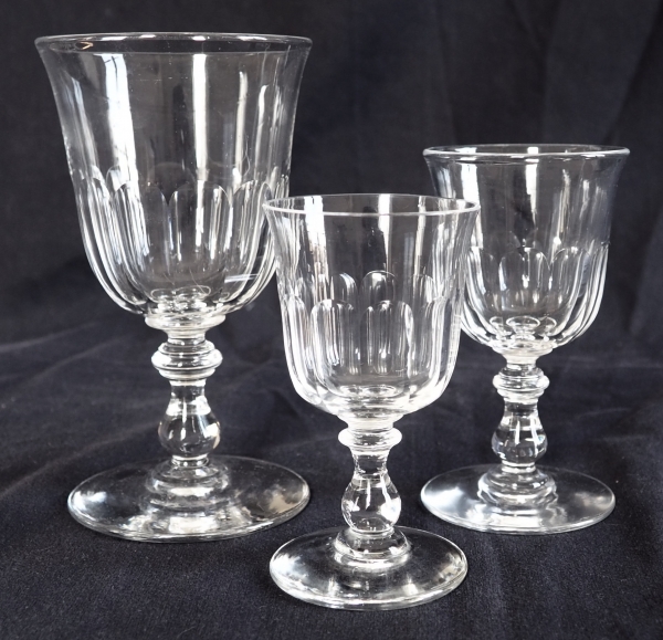 Verre à eau en cristal de Baccarat forme tulipe à pans coupés - 15cm