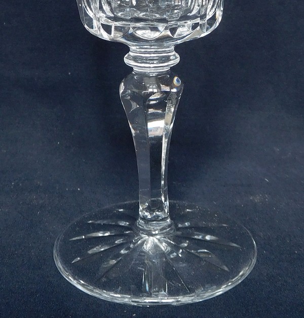 St Louis crystal wine glass, Camargue pattern - signed - 13,3cm