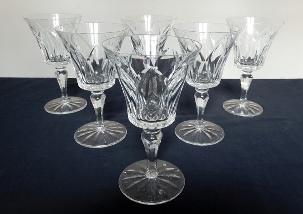 St Louis crystal wine glass, Camargue pattern - signed - 13,3cm