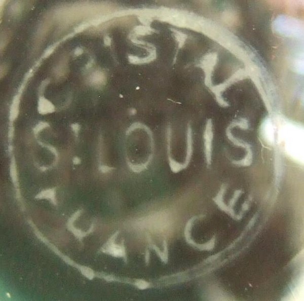 Flûte à champagne en cristal taillé de St Louis, modèle Chantilly - signée