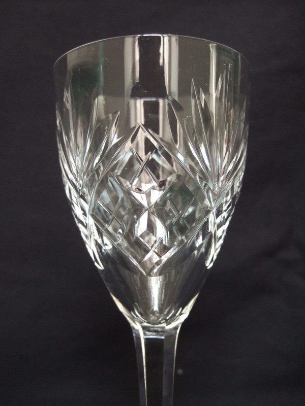 St Louis crystal water glass, Chantilly pattern - 18,3cm - signed