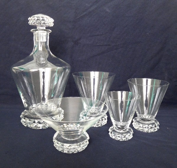 Carafe à liqueur en cristal de St Louis, modèle Diamant