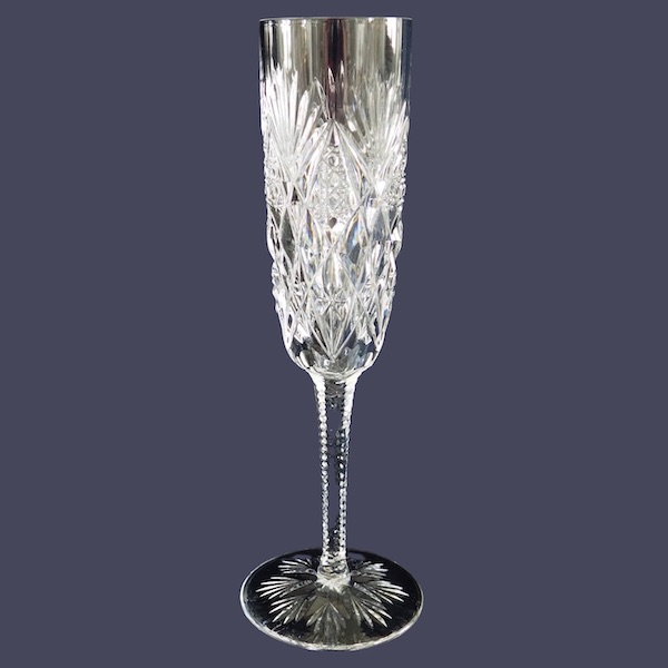 Flûte à champagne en cristal de Saint Louis taillé, modèle Florence - signée