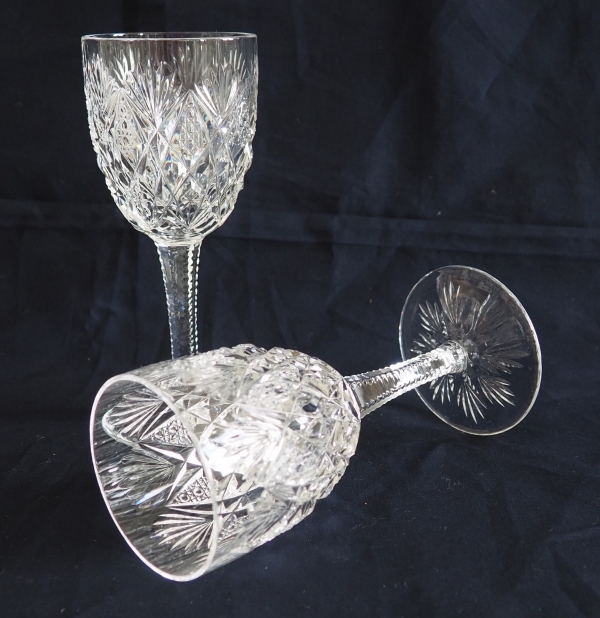 Verre à vin en cristal de Saint Louis taillé, modèle Florence - 16,4cm - signé