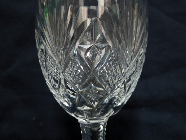 Verre à vin en cristal taillé de St Louis, modèle Gavarni - 12,2cm