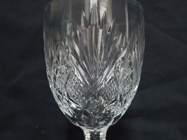 Verre à vin ou porto en cristal taillé de St Louis, modèle Gavarni - 11,5cm