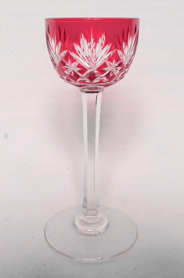Verre à liqueur en cristal de St Louis, modèle Massenet, cristal overlay rose