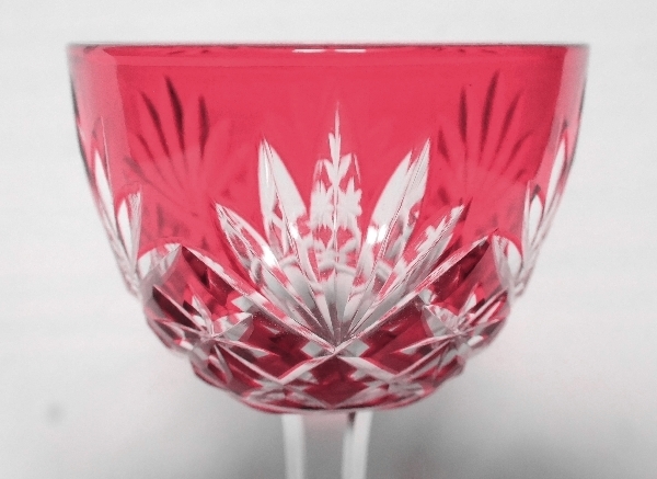 St Louis overlay crystal liquor glass, Massenet pattern, pink overlay crystal