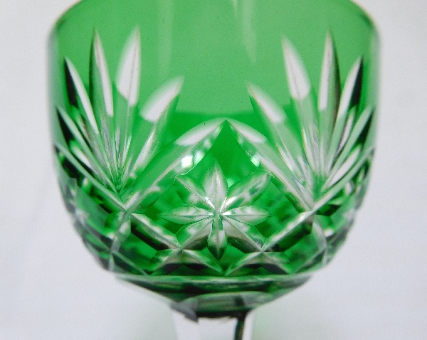 Verre à liqueur en cristal de St Louis, modèle Massenet, cristal overlay vert
