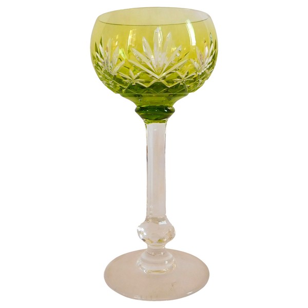 Verre à vin du Rhin / Roemer en cristal de St Louis, modèle Massenet, cristal overlay vert chartreuse - signé