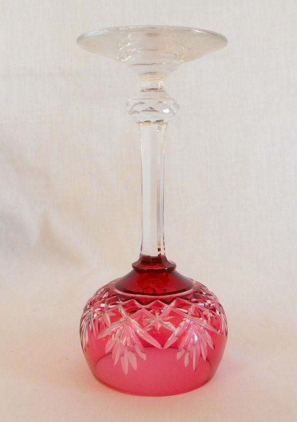 Verre à vin du Rhin / Roemer en cristal de St Louis, modèle Massenet, cristal overlay rose - signé