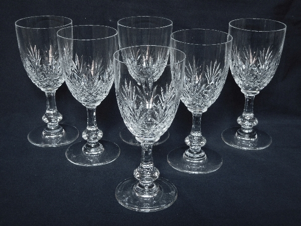 St Louis crystal wine glass, Massenet pattern - signé - 13cm