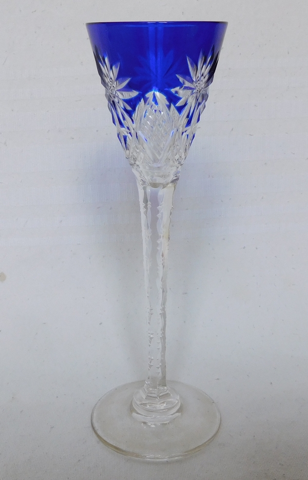 Verre à liqueur en cristal de Saint Louis, modèle Nelly, cristal overlay bleu cobalt