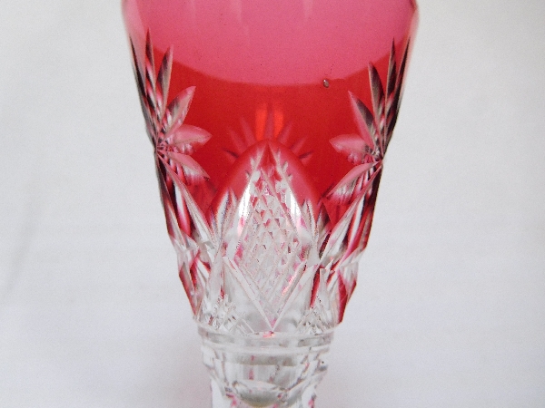 Verre à liqueur en cristal de Saint Louis, modèle Nelly, cristal overlay rose