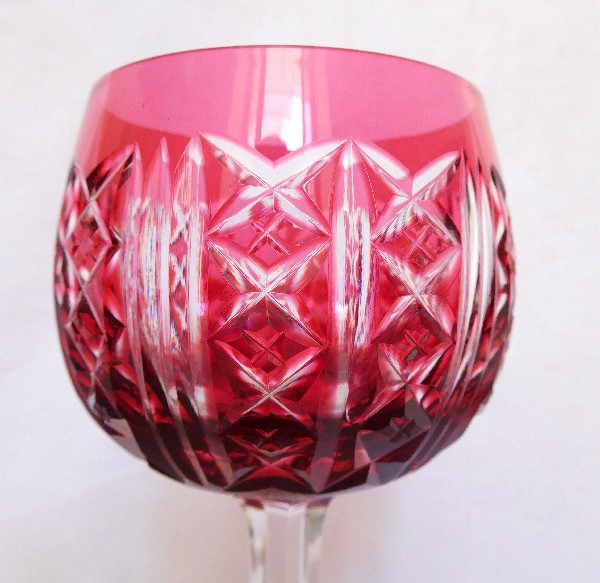 Verre à vin du Rhin en cristal overlay rose de Saint Louis, modèle Riesling - 18,5cm