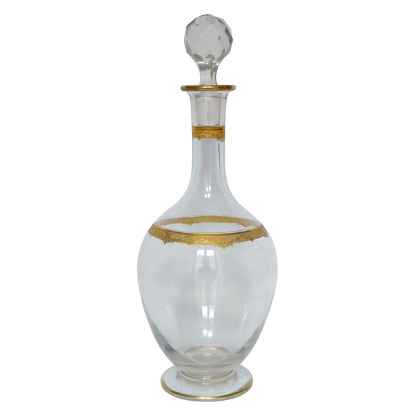 Carafe à vin en cristal de Saint Louis, modèle Roty gravé et doré - 30,5cm