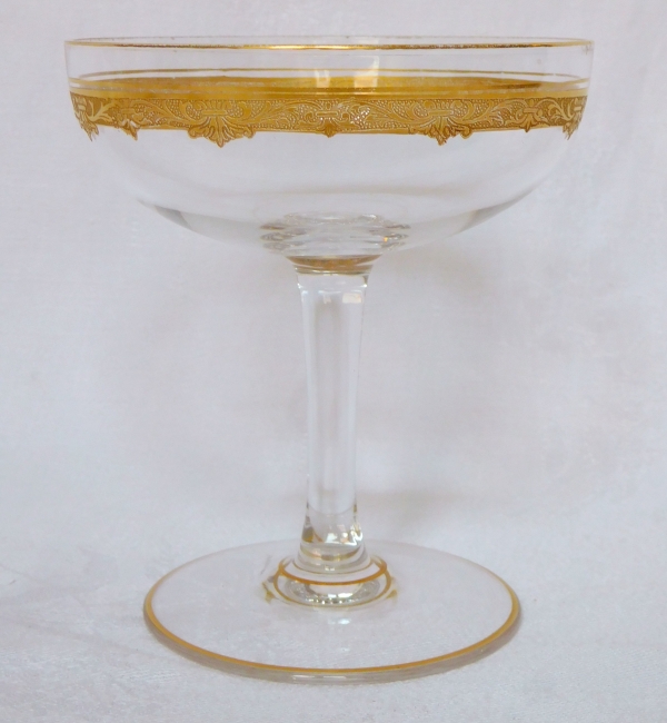 Coupe à champagne en cristal de Saint Louis, modèle Roty gravé et doré