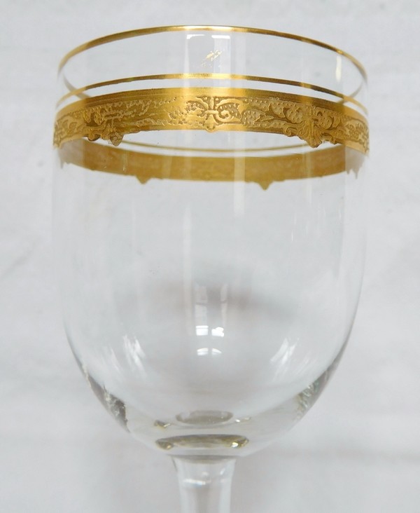 Verre à vin en cristal de Saint Louis, modèle Roty gravé et doré - 11cm