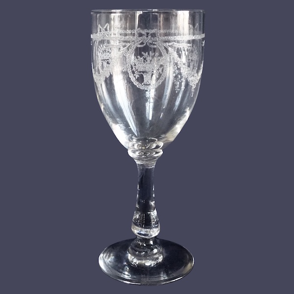 St Louis crystal water glass, Sapho pattern, Louis XVI style engraved decoration - 17cm