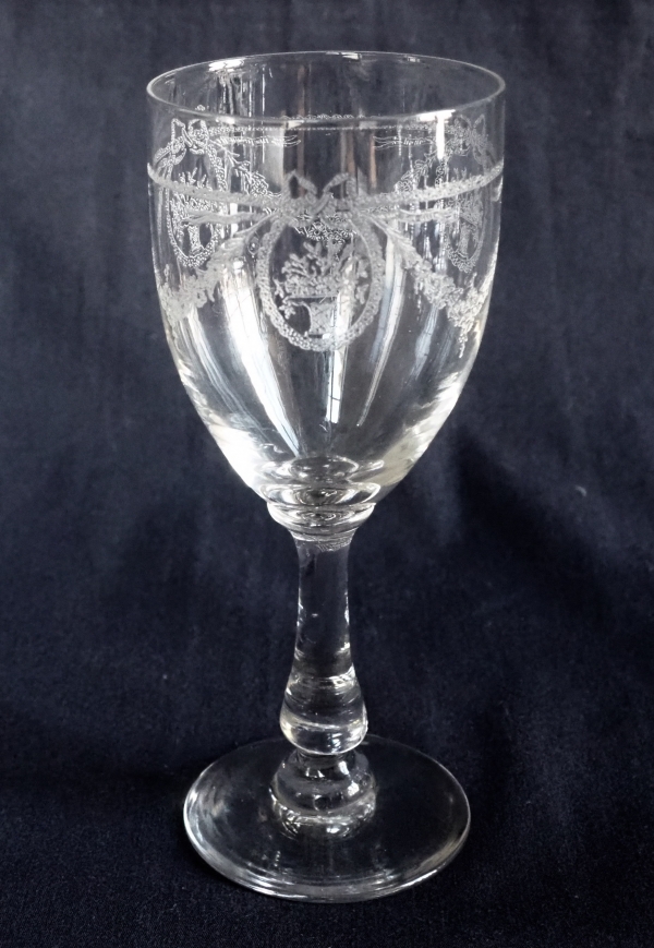 St Louis crystal water glass, Sapho pattern, Louis XVI style engraved decoration - 17cm