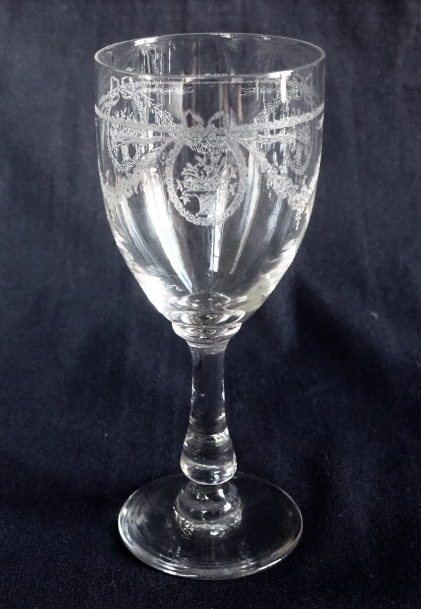 St Louis crystal wine glass / port glass, Sapho pattern, Louis XVI style engraved decoration - 12.7cm