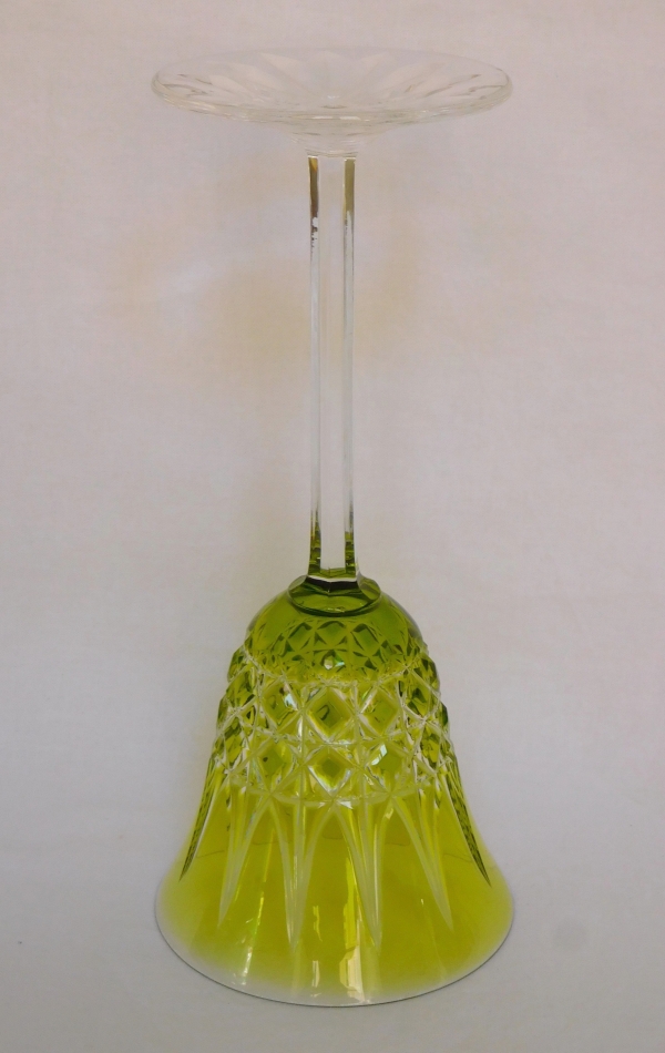 Verre à vin du Rhin en cristal de St Louis, modèle Tarn, cristal overlay vert chartreuse - 19.8cm