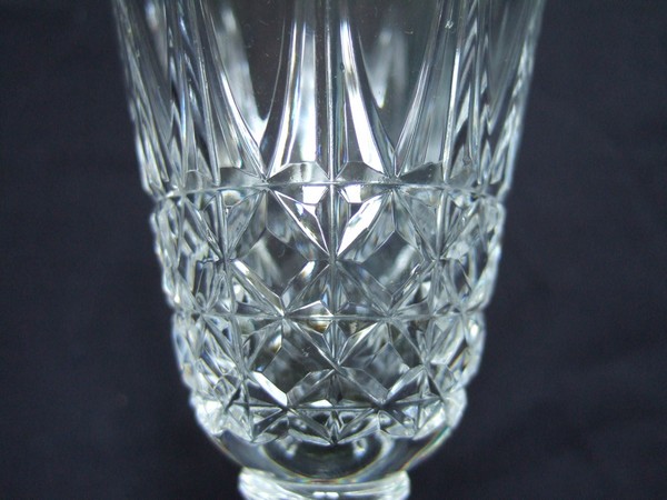 St Louis crystal wine glass, Tarn pattern - 14cm - signed