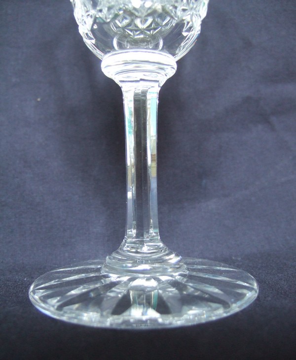 St Louis crystal wine glass, Tarn pattern - 13,7cm - signed