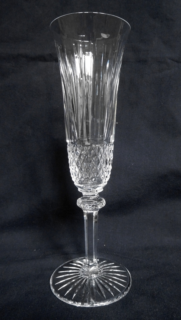 Flûte à champagne en cristal de St Louis, modèle Tommy - format américain - signée