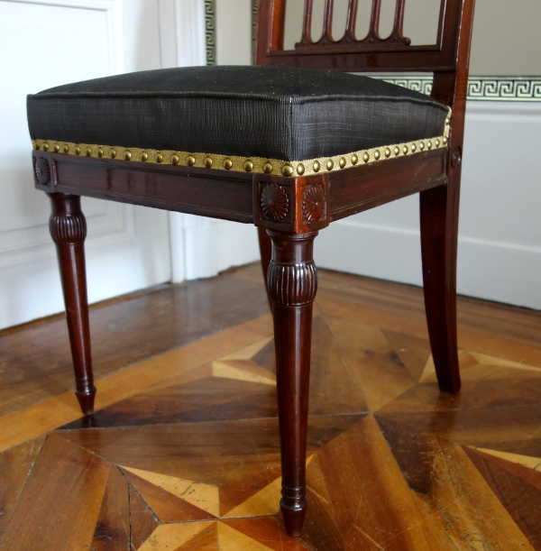 Georges Jacob : suite de 4 chaises à l'étrusque d'époque Directoire en acajou et crin de cheval