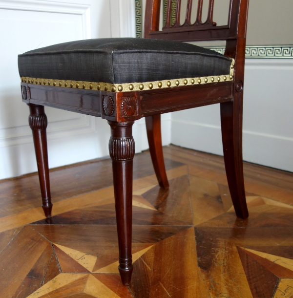 Georges Jacob : suite de 4 chaises à l'étrusque d'époque Directoire en acajou et crin de cheval