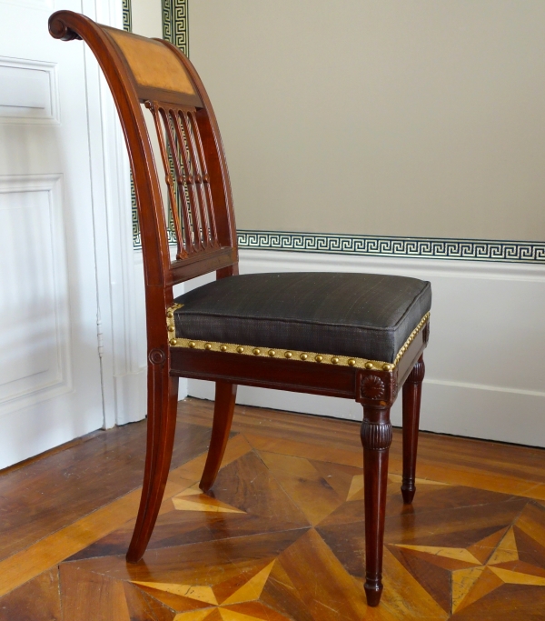 Georges Jacob : suite de 4 chaises à l'étrusque d'époque Directoire en acajou et crin de cheval