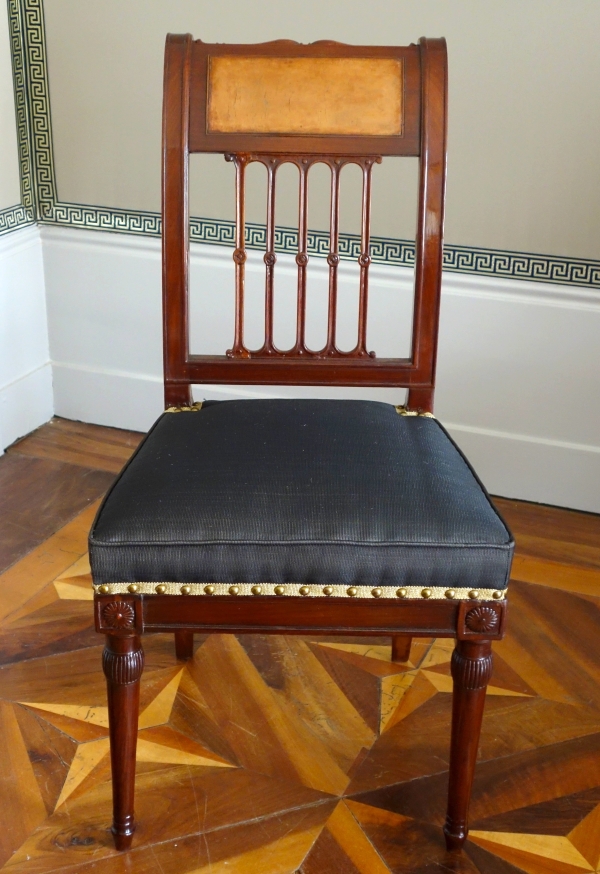 Georges Jacob : suite de 4 chaises à l'étrusque d'époque Directoire en acajou et crin de cheval