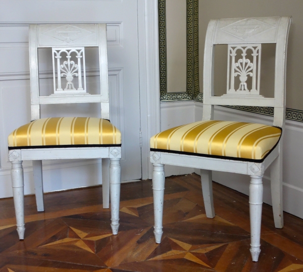 Suite de 4 chaises à l'étrusque en bois finement sculpté & laqué, époque Directoire, vers 1795