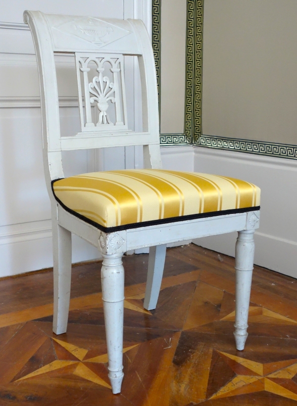 Suite de 4 chaises à l'étrusque en bois finement sculpté & laqué, époque Directoire, vers 1795