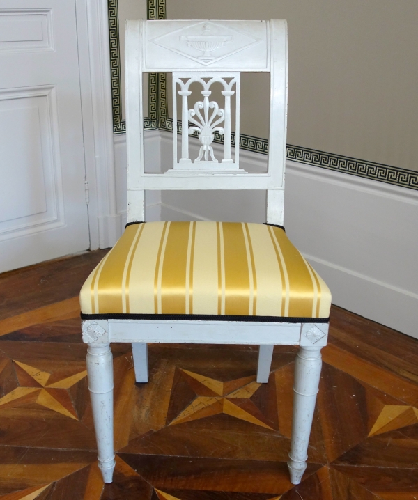 Suite de 4 chaises à l'étrusque en bois finement sculpté & laqué, époque Directoire, vers 1795