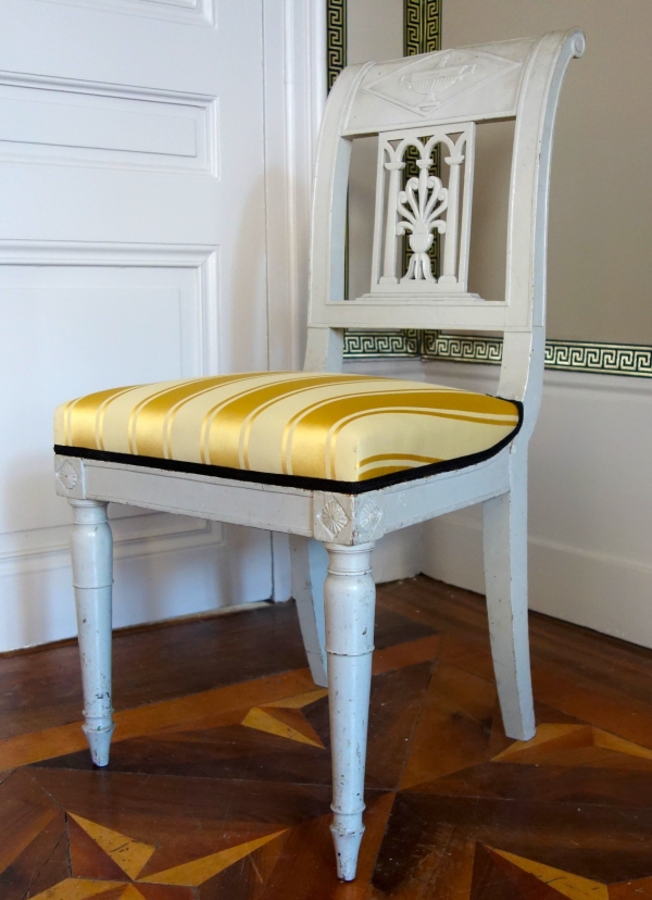 Suite de 4 chaises à l'étrusque en bois finement sculpté & laqué, époque Directoire, vers 1795