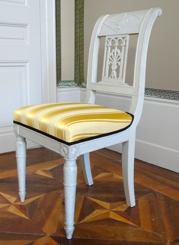 Suite de 4 chaises à l'étrusque en bois finement sculpté & laqué, époque Directoire, vers 1795