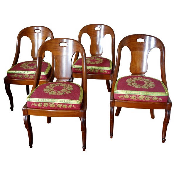 Suite de 4 chaises gondole en acajou, provenance famille de La Rochefoucauld au Château de Verteuil