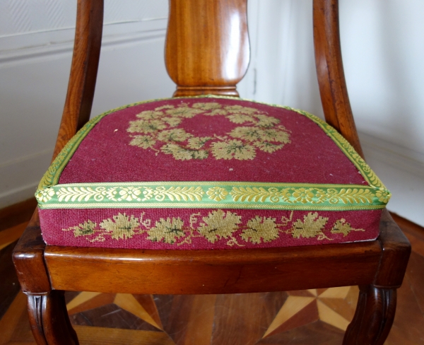 Suite de 4 chaises gondole en acajou, provenance famille de La Rochefoucauld au Château de Verteuil