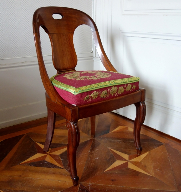 Suite de 4 chaises gondole en acajou, provenance famille de La Rochefoucauld au Château de Verteuil