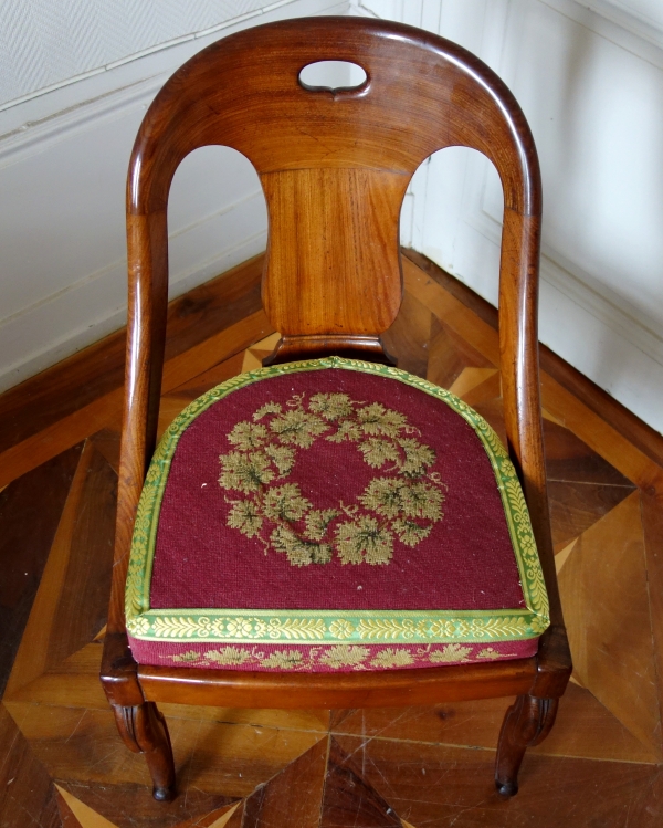 Suite de 4 chaises gondole en acajou, provenance famille de La Rochefoucauld au Château de Verteuil