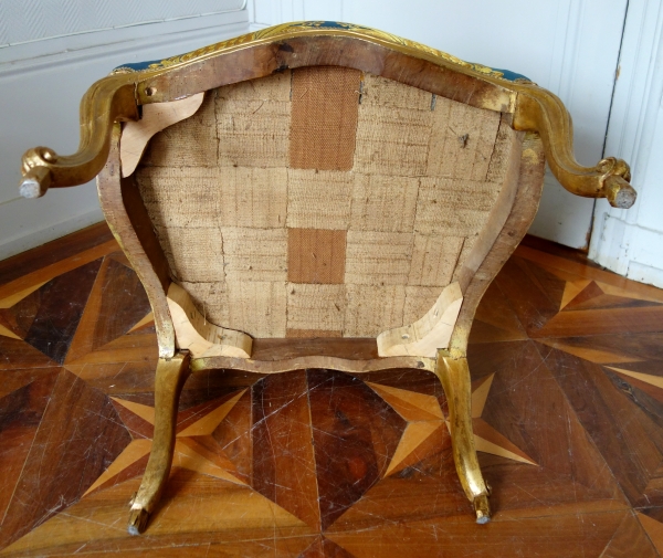 Suite de 4 chaises d'époque Louis XV en bois doré estampillées de Meunier - façon Palais de l'Elysée